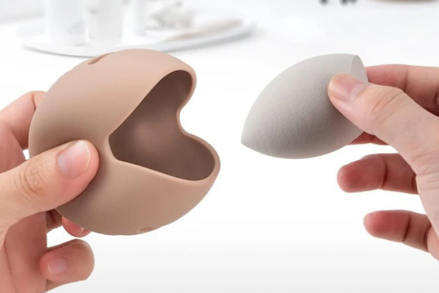 Makeup sponge storage